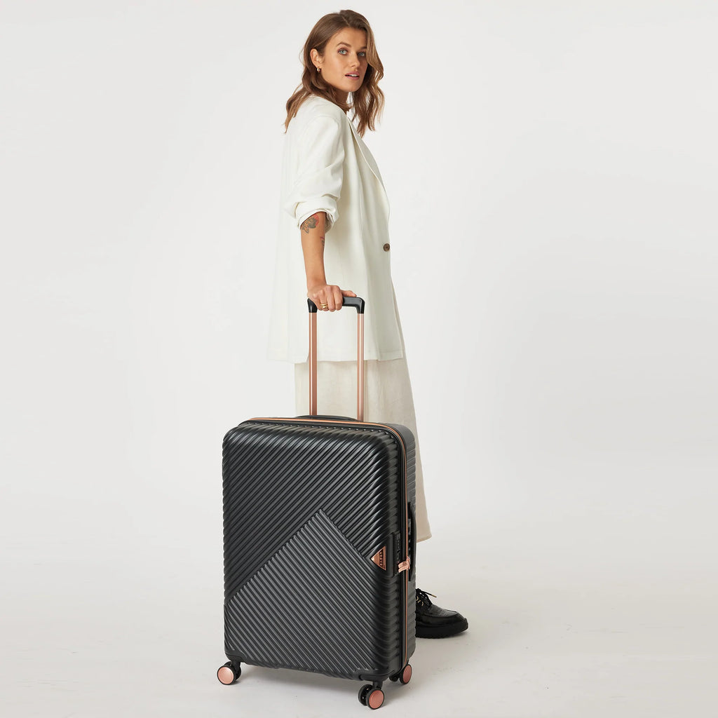 Saben Suitcase Medium Black – nic&cole